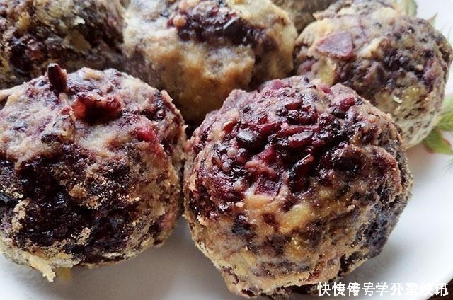 美味|吃包子米饭不如吃它,样子不好看却满满都是料,拌好一蒸,美味