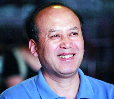 話劇團|郭達翻盤史：從養豬工人到春晚釘子戶，20年不下臺的背后誰在支撐