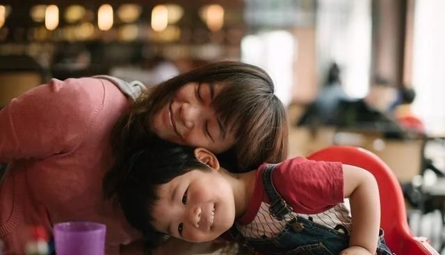 清华|清华教授:有出息的孩子,多半是跟这几类母亲“学”来的