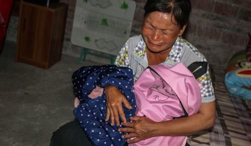 保姆|“如若可以,别轻易帮女儿带娃”,姥姥的忠告很现实,值得一听