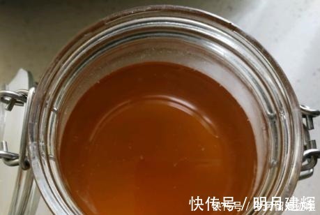 乳白色|熬猪油只放水就错了，教你1招技巧，猪油香浓白净不腥，放得久