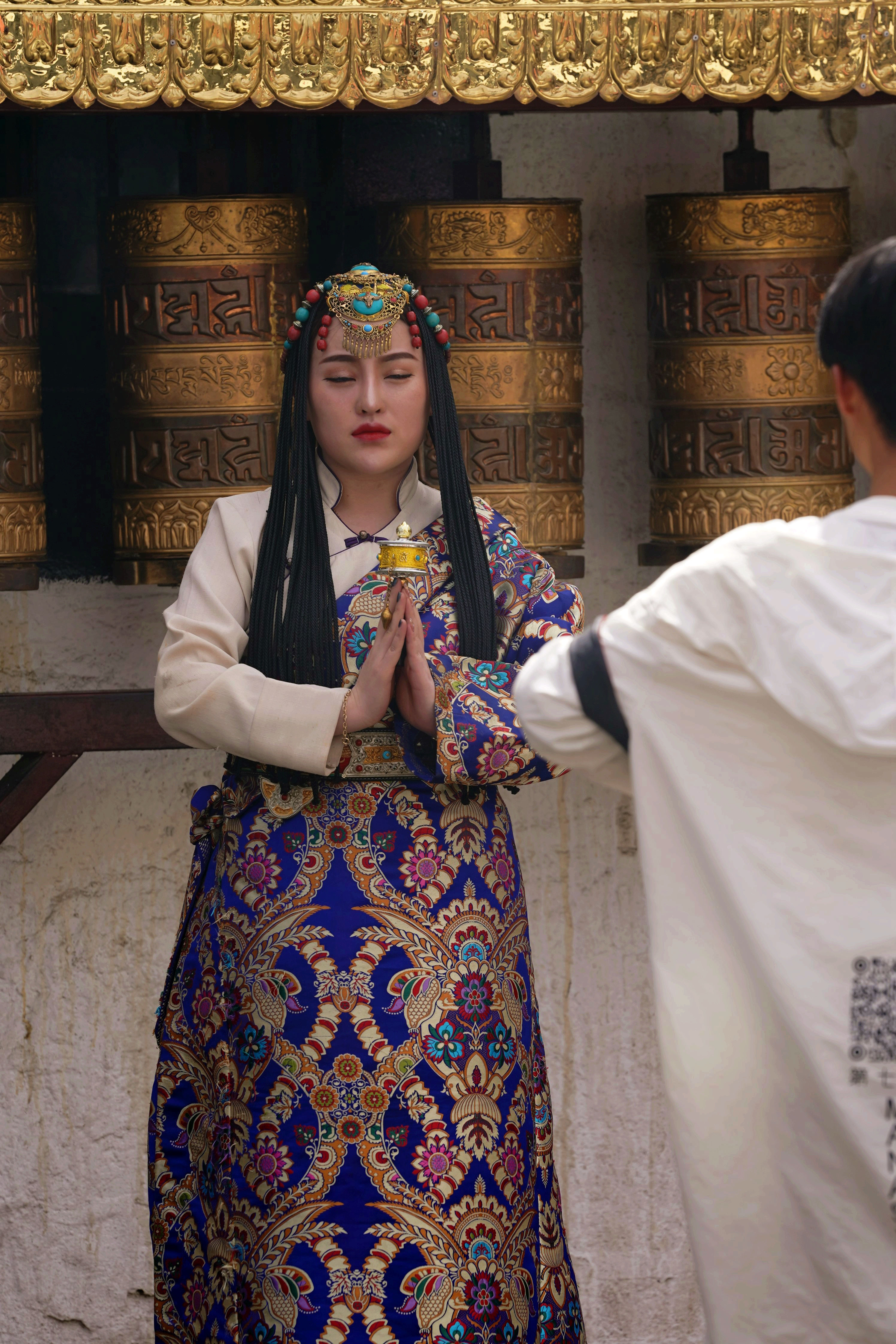 大昭寺|【80天单人单车环藏之旅】观览佛教圣地大昭寺，八廓街猎摄盛装美女