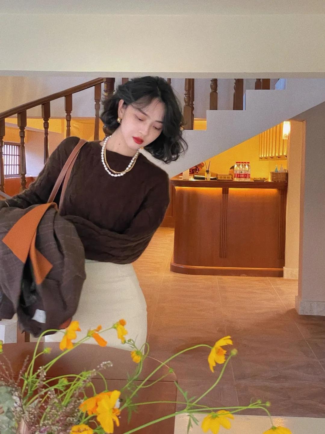 开叉裙|秋天穿搭指南!西装外套+牛仔裤,复古又时髦!