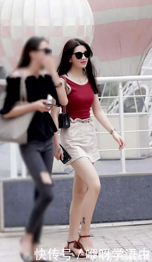 高跟鞋 靓丽的美女,熙熙攘攘都是为了美丽而来