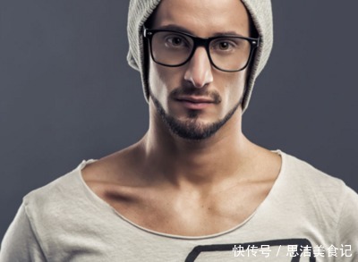 恭喜|寿命长的男人,晨起后会有4个表现,若能占二个,恭喜和长寿结缘