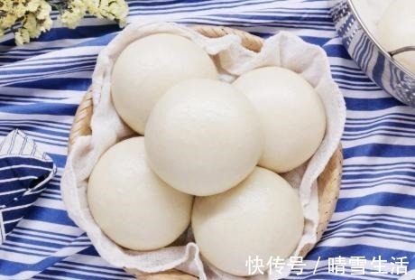 蒸馒头|蒸馒头，不放碱不放牛奶，教你1招，30分钟发满盆，暄软又筋道！