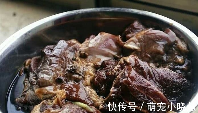 猪身上这块肉最香,一头猪才有1斤,给钱我都不卖!