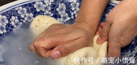 做法|正宗凉皮做法，30年凉皮摊主老配方，只需加3样，想失败都难