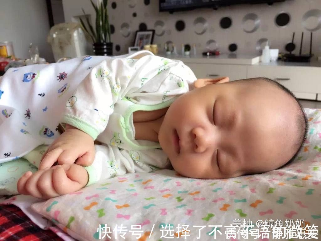 睡姿|孩子的这3种睡姿,暗示着不同性格若是第3种就恭喜了
