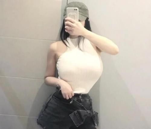 少妇|气质少妇，酷爱穿紧身牛仔裤，展现美好曲线！