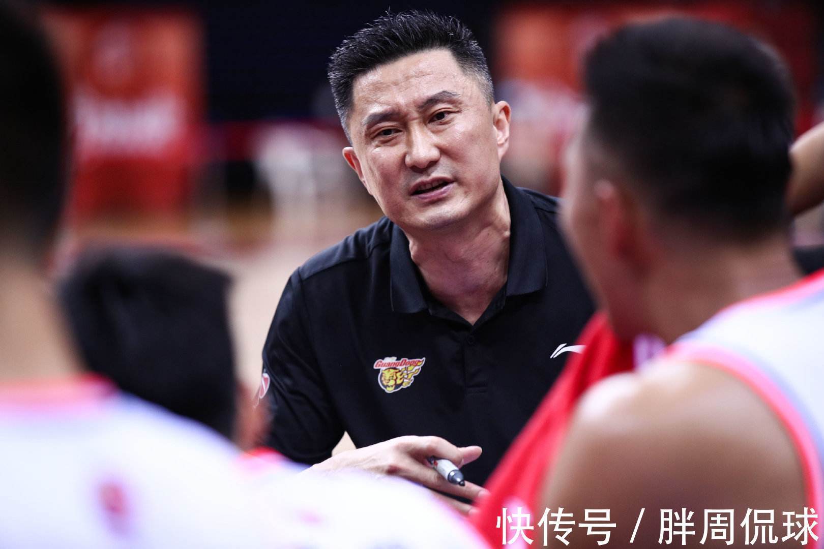 张昊|宏远掉队谁是第一责任人?苏群说了句公道话,杜锋被一人坑惨了