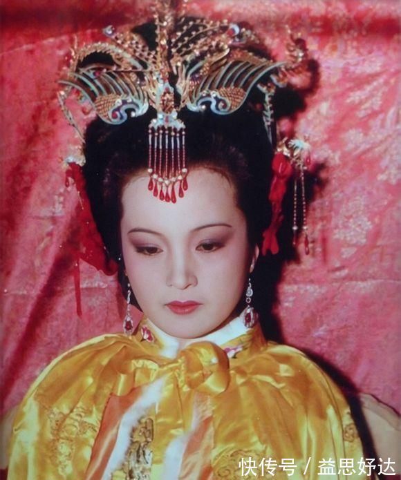 天子&一捧雪伏下贾家之败:当今天子看上了啥宝贝,竟然要把荣国府抄家