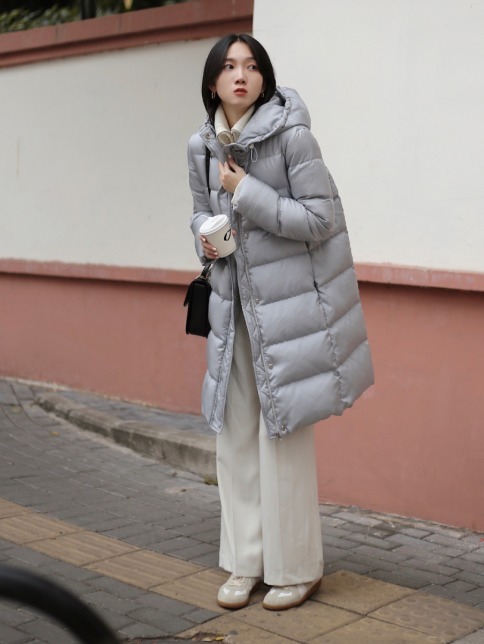 微胖身材 羽绒服怎么穿保暖又洋气?看看这些穿搭方式,简约日常又显气质