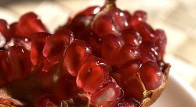 李子|女人想要保持年轻,秋老虎来了多吃3种食物,排毒养颜,美容养生