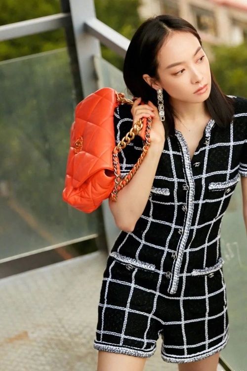 羽绒服穿在你身上显臃肿？穿在它身上刚刚好！