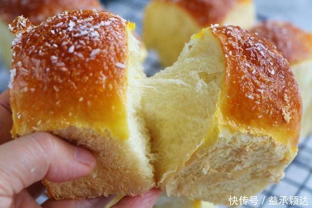 面包别再买了,自己在家做,不用黄油不用高粉,柔软拉丝真好吃!