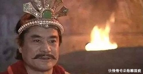 女娲想杀纣王被金光所阻,金光是何人发出?守卫纣王门口的神是谁?