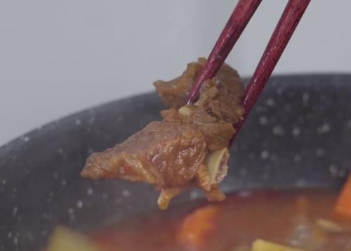 孩子爱吃的红焖羊肉,做法简单,味道鲜美,吃一次念念不忘