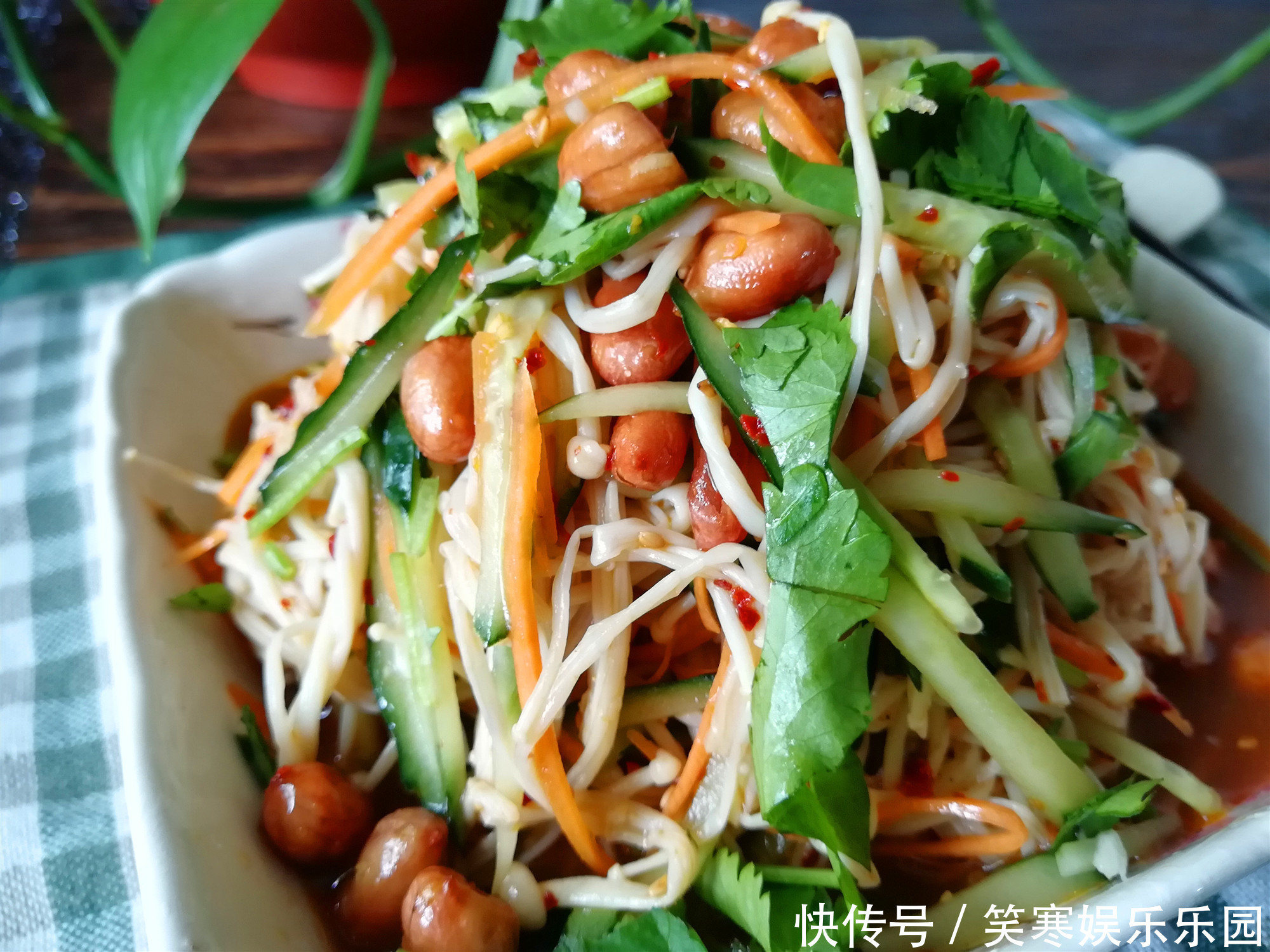  1汤匙|金针菇夏天这样吃，比涮的好吃，凉爽开胃，天热，就做这个菜