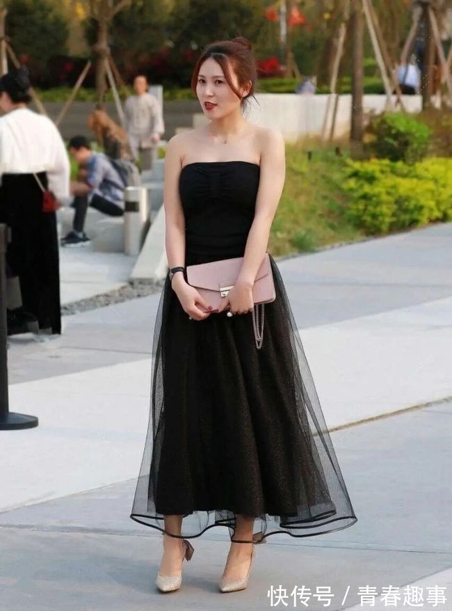 女人|奔四的女人少“逞强”,穿衣搭配要符合身形,才能确保不掉队!