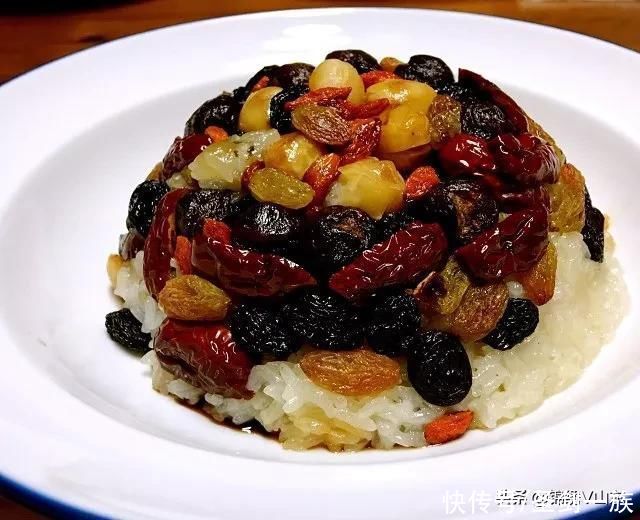 年夜饭菜谱，中国人过年必吃的24道如意菜，寓意阖家团圆美满