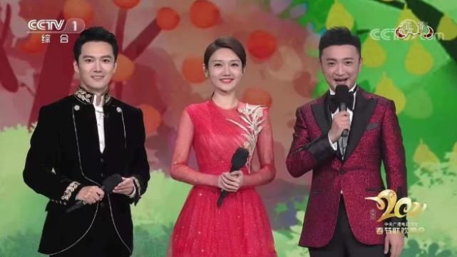 央视春晚亮点多：周杰伦撞脸陈赫，韩红酷似刘欢，倪妮最吸睛