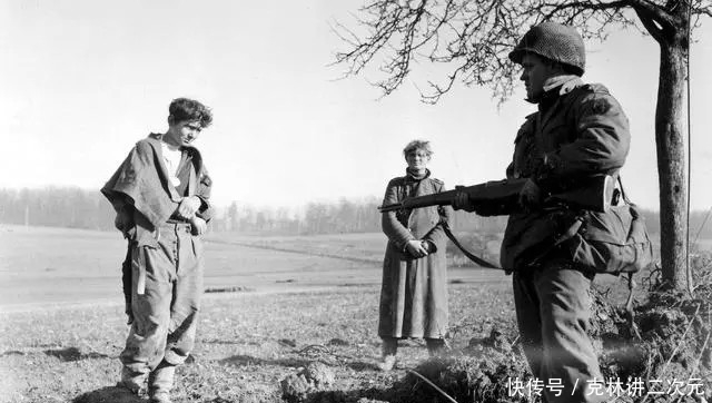 投降|记录第二次世界大战战败投降后的德军士兵,史实照片还原当时场景