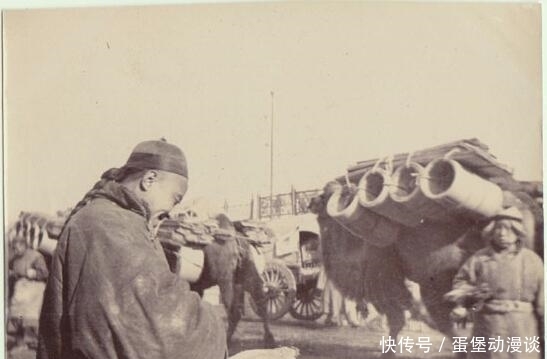 清末|清朝末年老照片,图10,清末时的彩票公司,图11,押赴刑场的犯人!