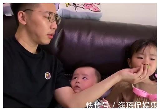 女儿|“偏心奶爸”隔着儿子喂女儿火了,儿子确认过眼神,这是个假爹