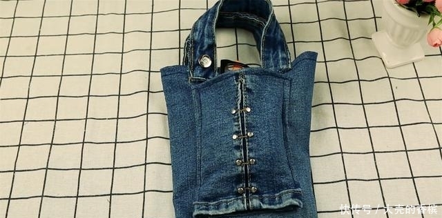 家里不穿的牛仔裤这样改造,时尚又好看,制作起来也超简单