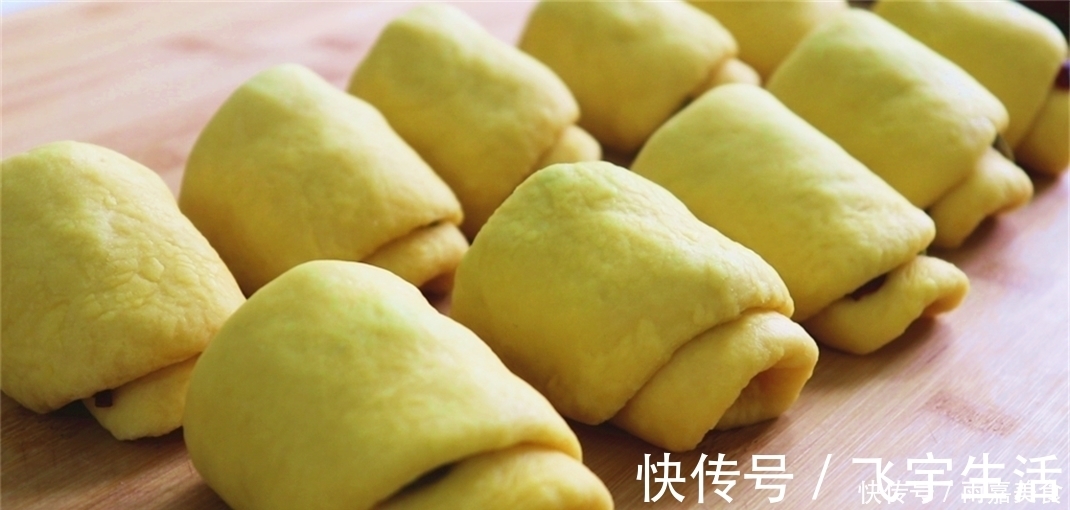 懒人面包做法,掌握3个技巧,个个松软又拉丝,比买的好吃多了