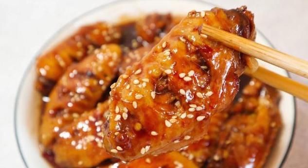 鸡翅|奶奶用了40年的鸡翅秘方,一口脱骨,好吃到舔手指,雷打不动!