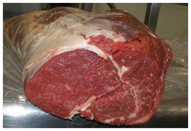 做牛肉有技巧，切肉时用对方法，牛肉不老不硬，口感比豆腐好