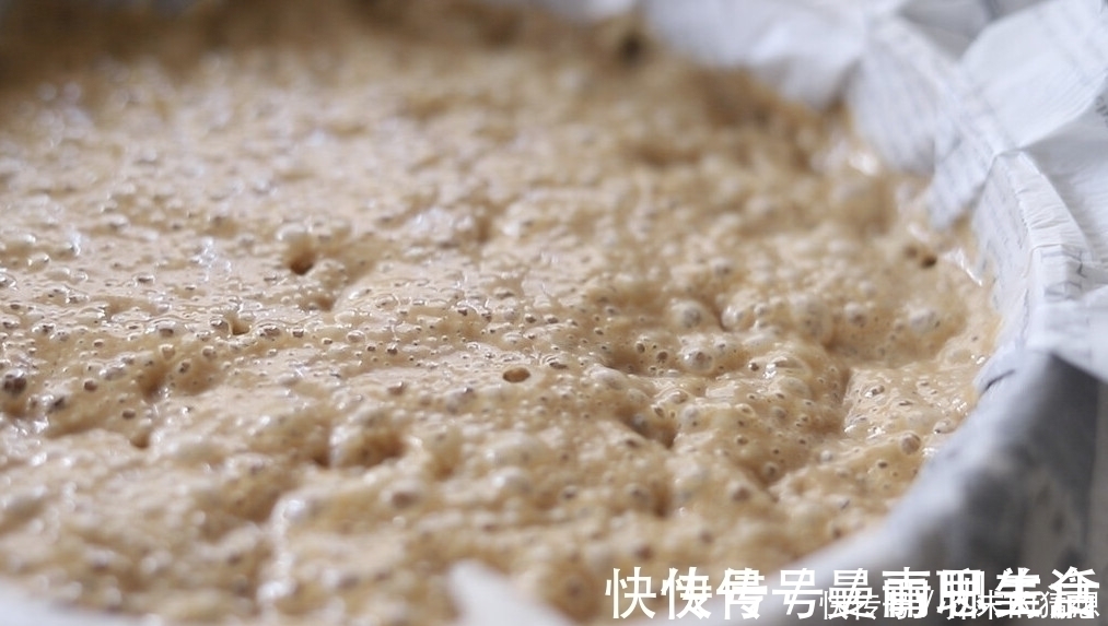 想吃马拉糕，不用去茶楼了，教你自己做，蓬松柔软，不沾刀不粘牙