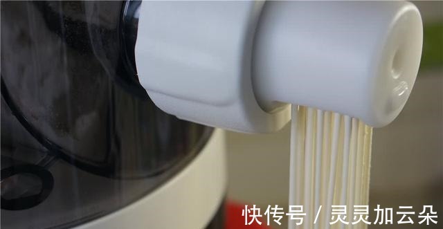 鸡蛋|鸡蛋葱油拌面,简单易学,好吃健康!