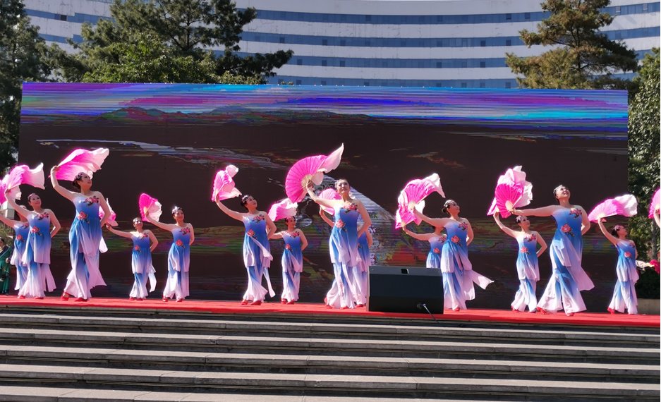  扭起来|扭起来！2020春城文化节“舞动春城广场舞大赛”启动