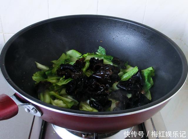 早春,孩子要吃“3种长高菜”,它们是长高的助力剂,好吃又不贵