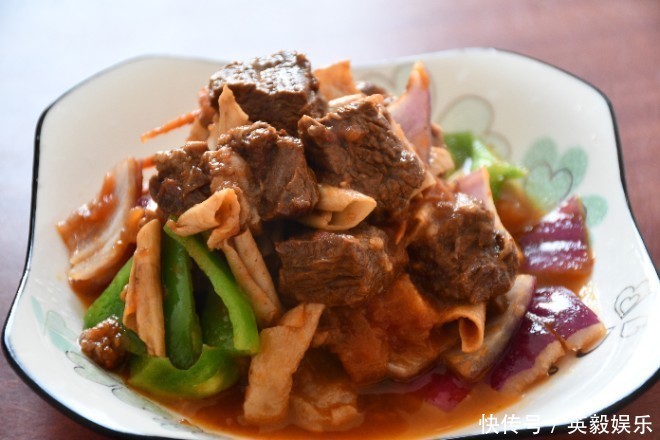 做番茄牛腩,直接煮就错了!多加30克它,牛腩更入味,汤汁更浓郁