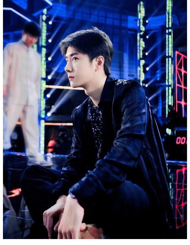 又是熱愛的舞臺，王一博跨界圈粉，還被官博提名