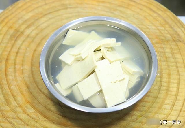 煎豆腐|一块豆腐，两个鸡蛋，厨师长教你做蛋塌豆腐，外焦里嫩，营养丰富