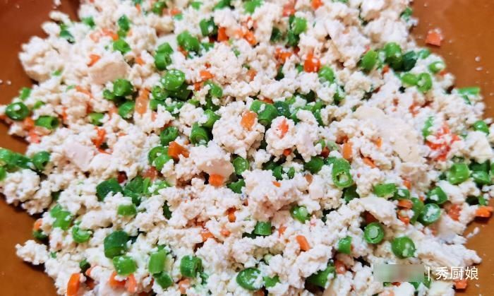 豆角|三伏天可以不吃肉，碰到此菜别手软，一斤不到2块钱，鲜美又营养