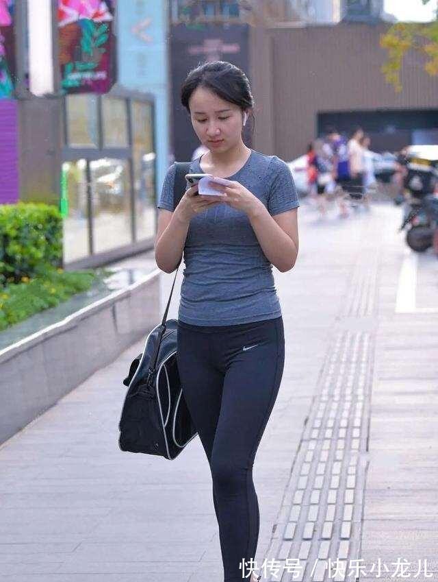 碎花裤 打底裤透出姑娘的高级优雅感，简约的格调，时尚百搭