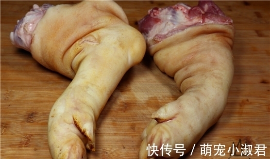 买猪蹄时,挑“前蹄”还是“后蹄”?老屠夫:差距很大,买错难吃