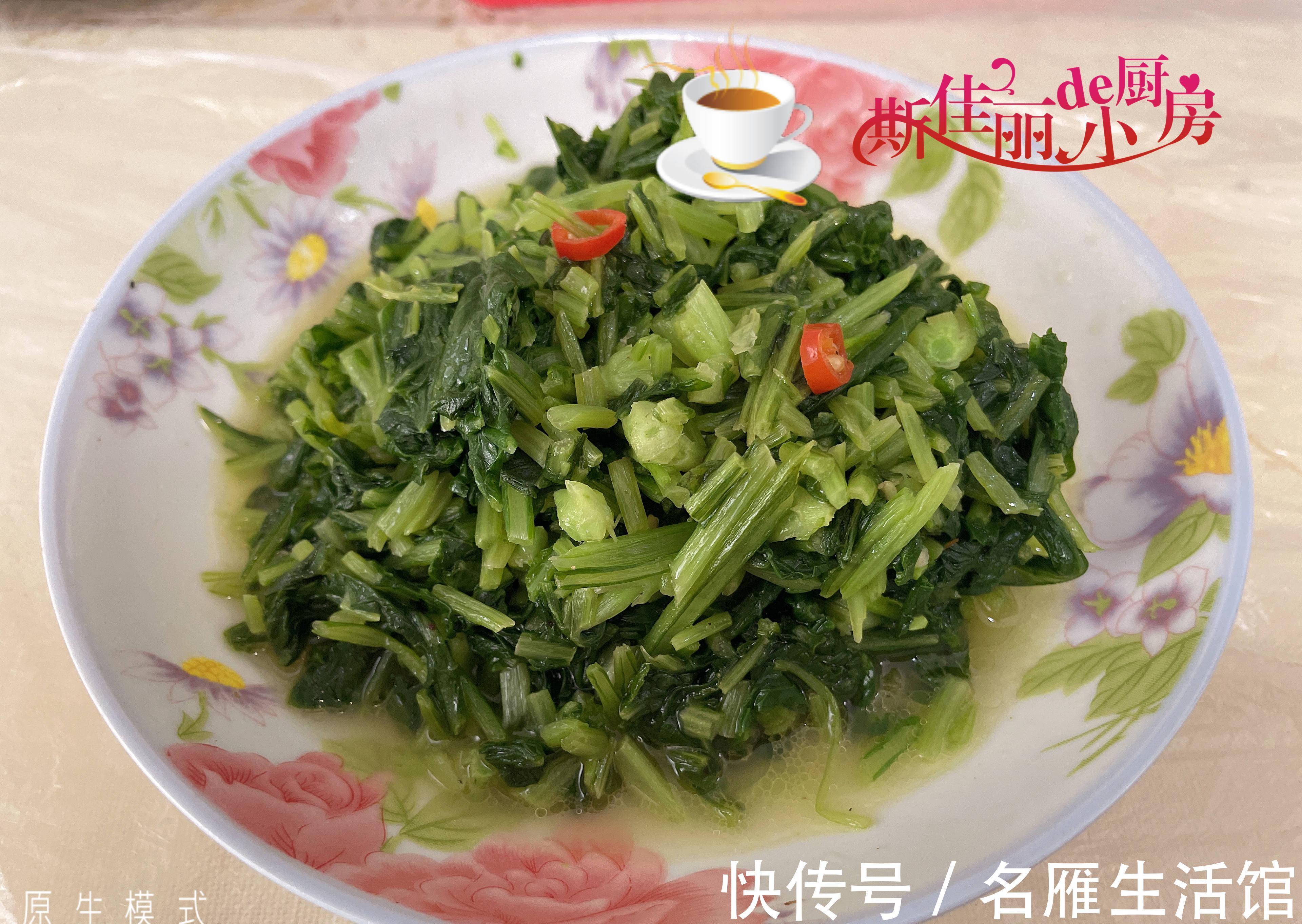 回娘家吃饭,老妈做了8道妈妈菜晒圈火了,网友:亲妈果然不一样