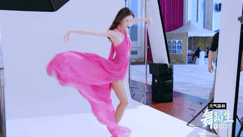 综艺节目|又一档“王炸”综艺来了！佟丽娅金晨担任舞蹈导师，大秀性感身材