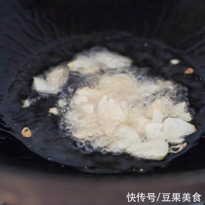 大勺|妈妈的菜干爆扣肉(过节待客硬菜,毫无保留的技巧)