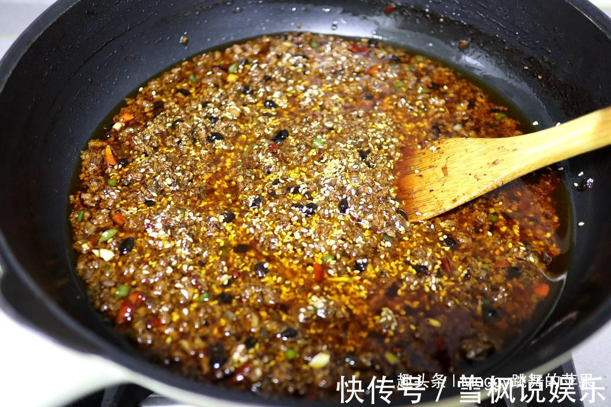 万能香辣酱巨好吃，面条米饭能多吃半碗，连老干妈都靠边站