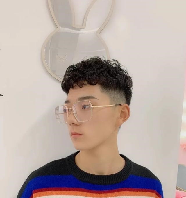 头发 2021发型别乱剪,又帅又时尚男发来了,想换发型看过来!