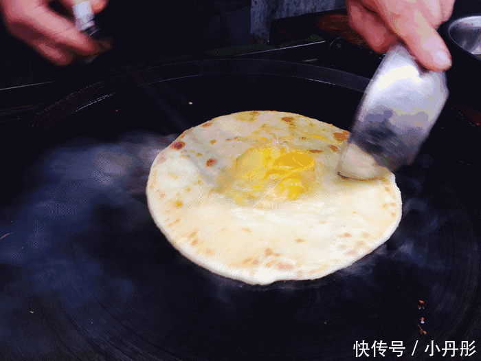 加点|煎鸡蛋饼不要着急下锅,往面糊中加点它摇一摇,又薄又香还不粘锅