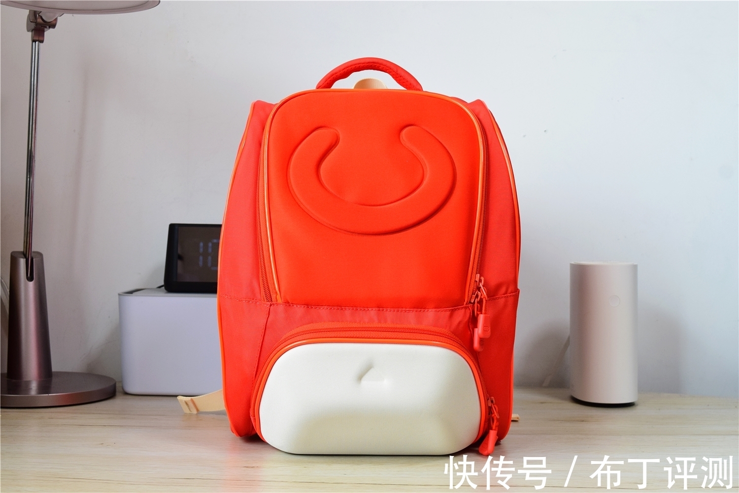 书包|悬浮减重设计,送给孩子更好的开学礼物,能抗菌还能减压护脊!